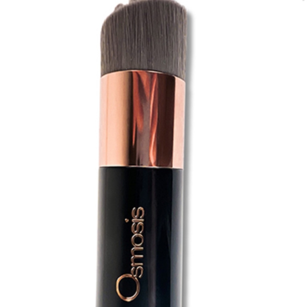 OSMOSIS CLEANSING KABUKI BRUSH